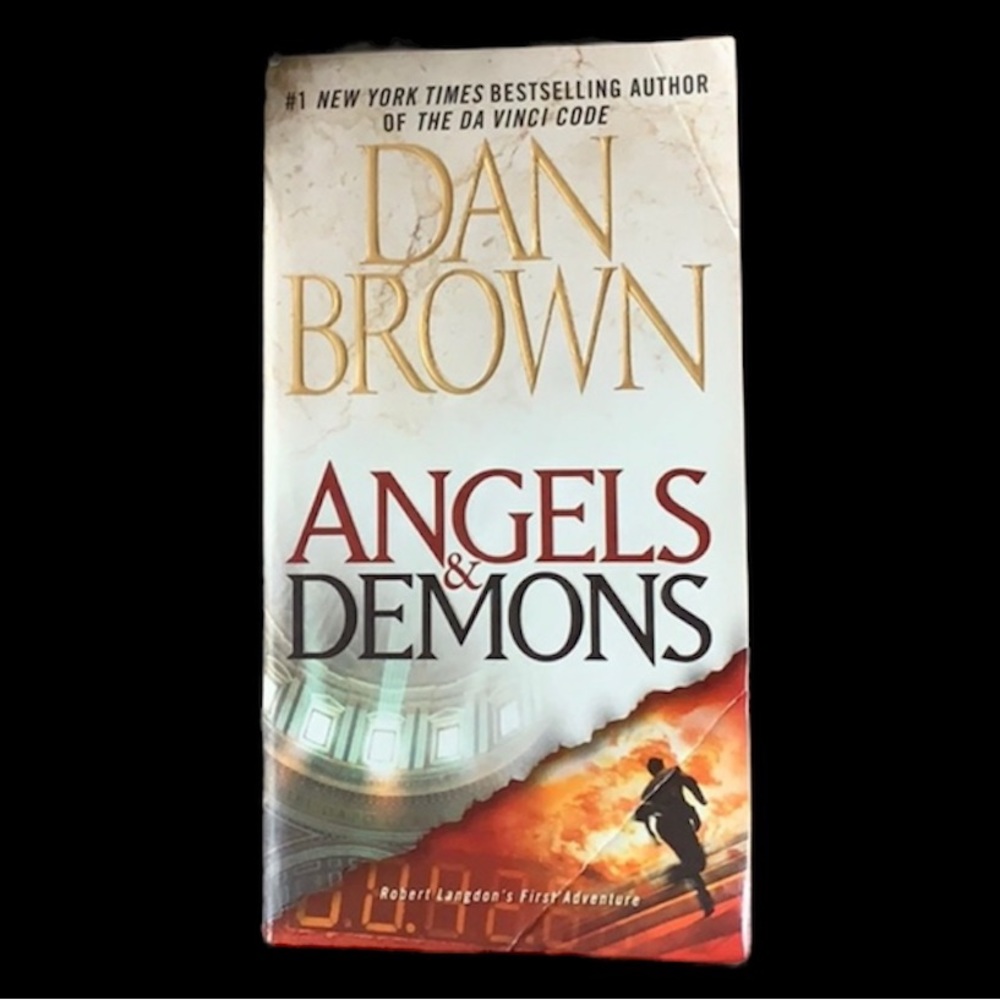 ☄️2/$15 ☄️ Angels and Demons. thriller
